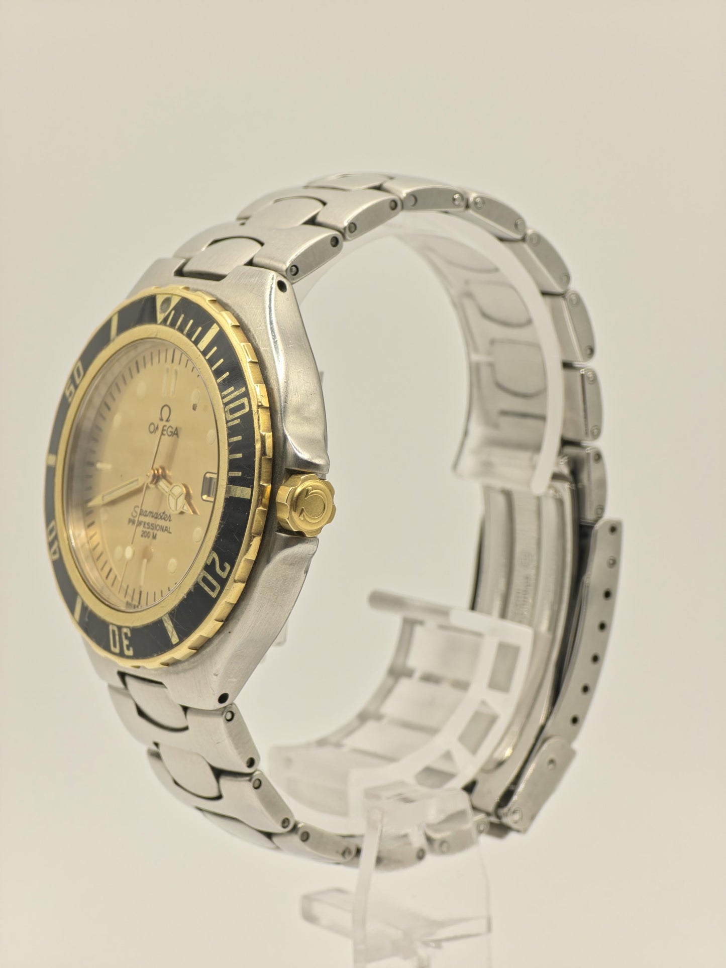 Omega Seamaster Professional 200M Vintage Quartz Watch | Swiss Made | Mens Diver | Two Tone | Date - 19