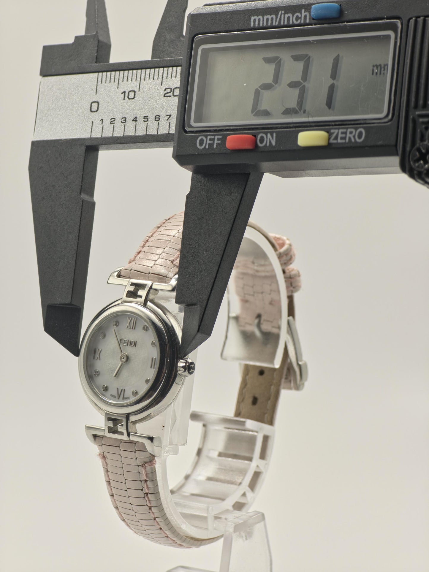 Fendi 003-2700L-763 Women Swiss Quartz Watch Pink Leather Strap Silver Dial Vintage Authentic | - 24