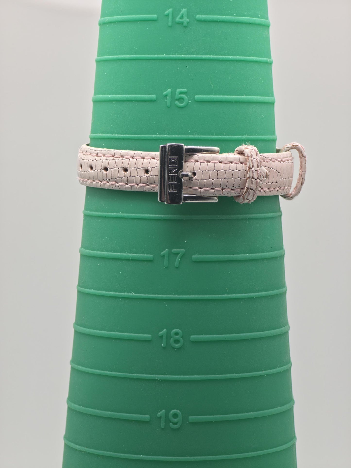 Fendi 003-2700L-763 Women Swiss Quartz Watch Pink Leather Strap Silver Dial Vintage Authentic | - 24
