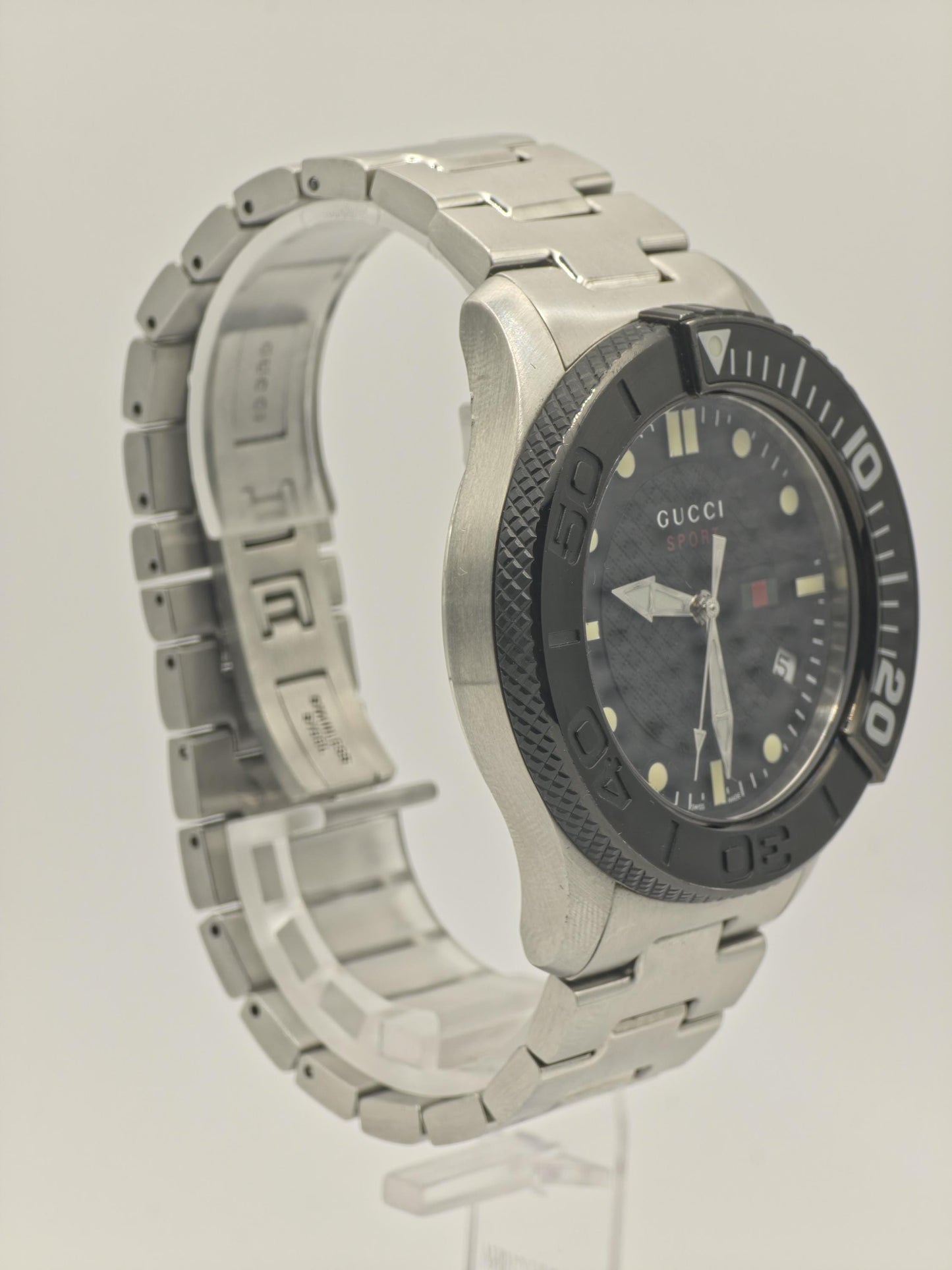 Gucci Men’s Sport Diver Style Stainless Steel Watch Model 126.2 | - 110