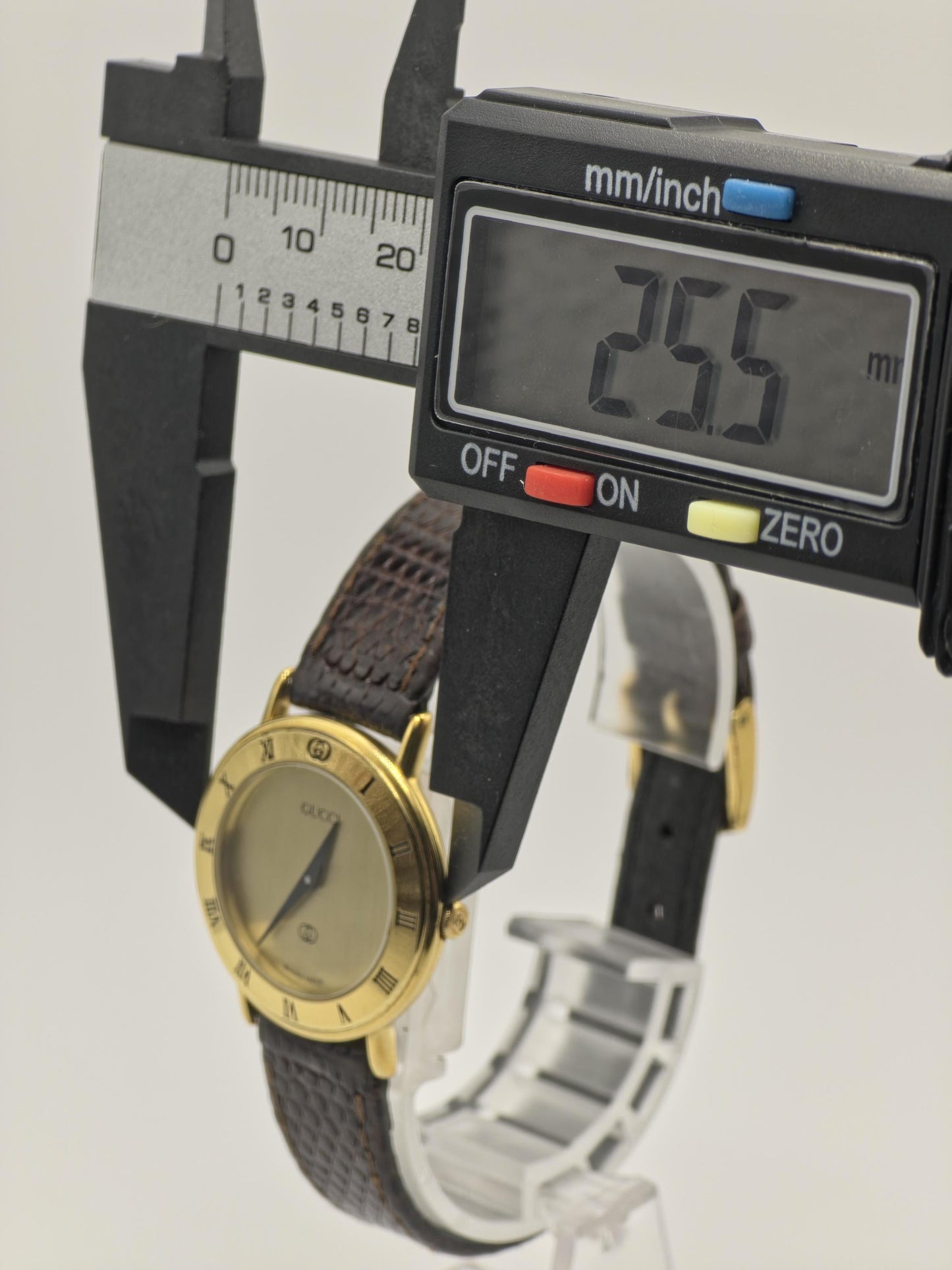 Gucci 3000L Quartz Watch Gold Plated Swiss Made Brown Leather Strap Women Vintage | - 44