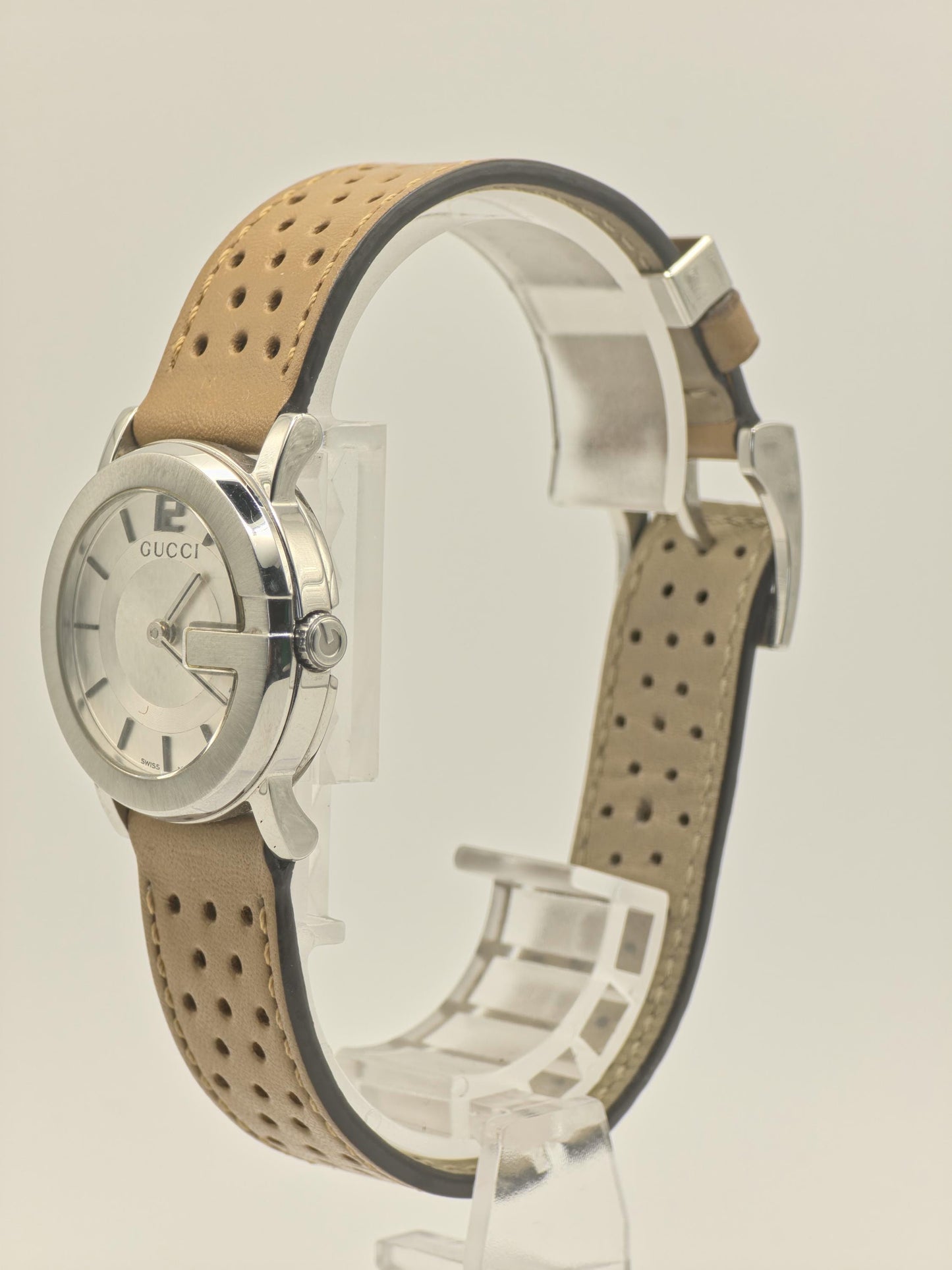 Gucci 101L women Swiss Quartz Watch Perforated Leather Strap 3ATM Boxed | - 74
