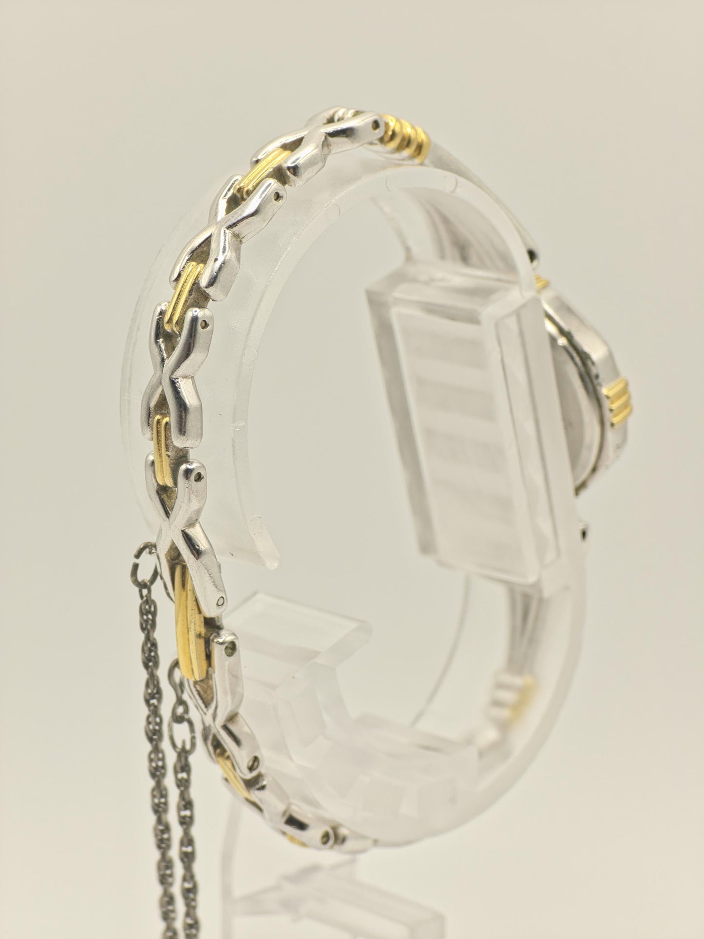 Seiko Women’s Quartz Watch Two-Tone Elegant Bracelet Silver Dial Ref. 2320-6490 | - 102