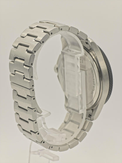 Gucci Men’s Sport Diver Style Stainless Steel Watch Model 126.2 | - 110