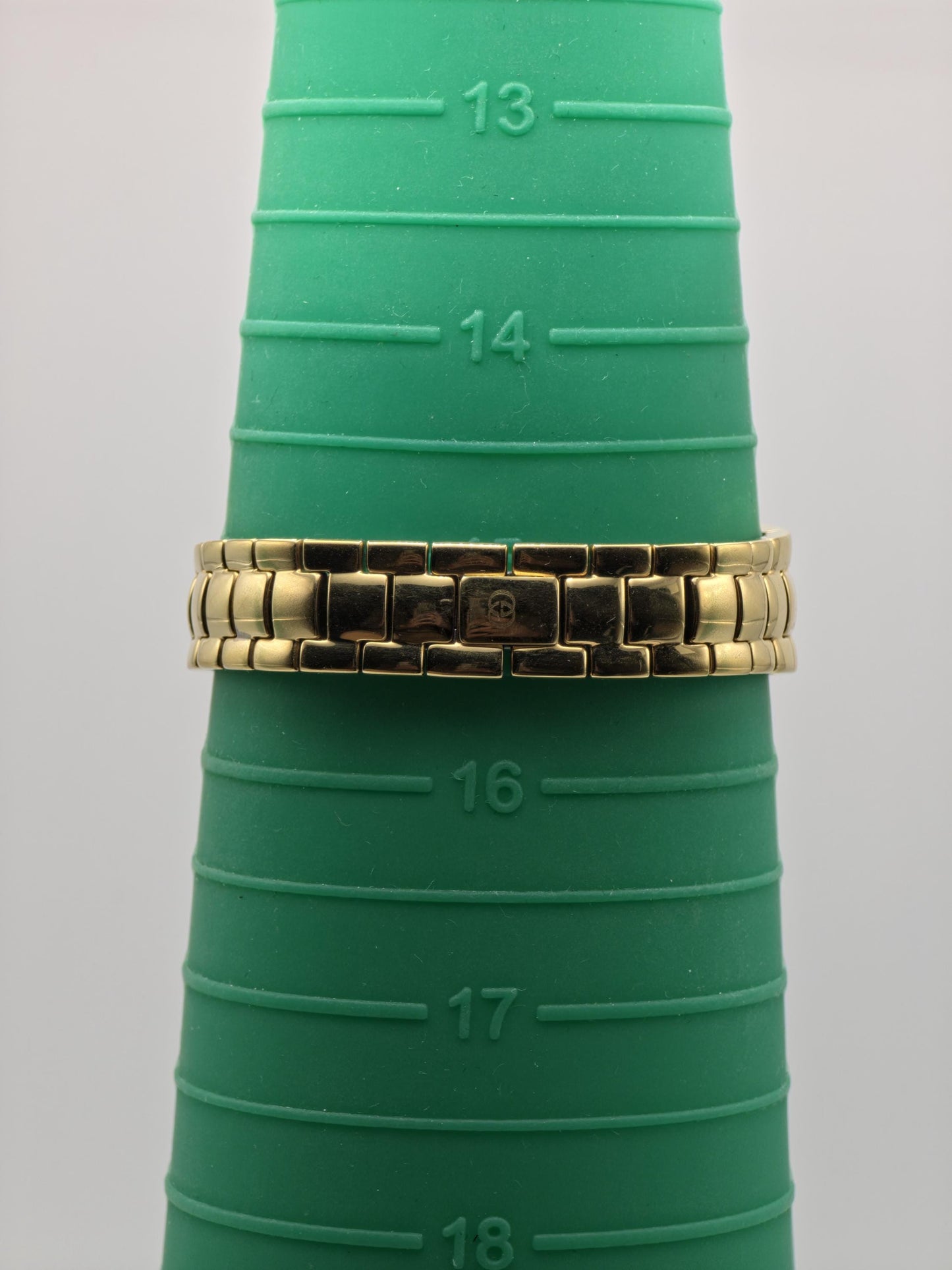Gucci Gold Tone Watch | Model 3300.2.L | Black Dial | Swiss Made | Box & Warranty | Women | - 124