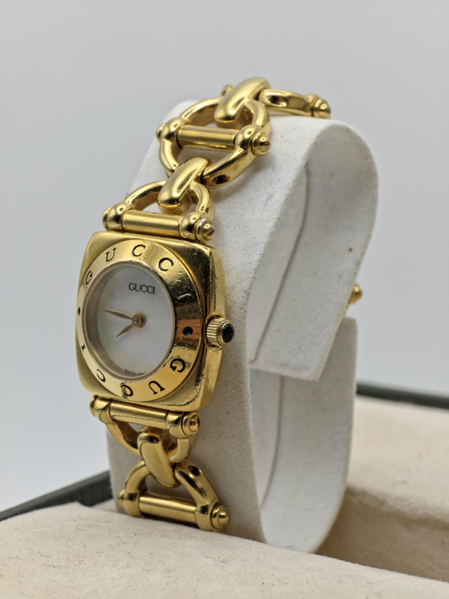 Gucci 6400L Vintage Swiss Women’s Watch | Box & International Warranty - 167