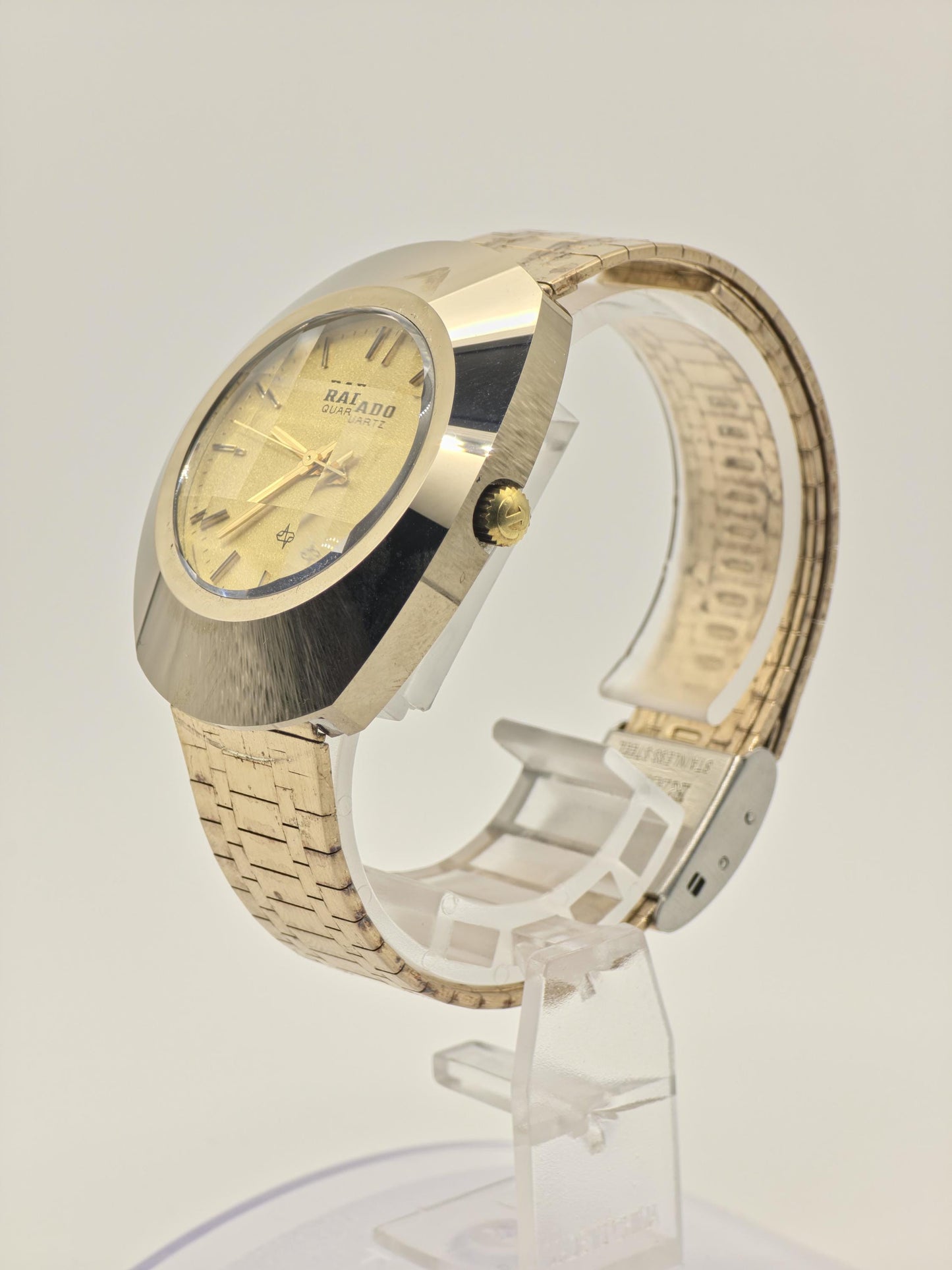 Rado Diastar Quartz Gold Tone Men’s Watch | Sapphire Crystal | Swiss Made - 201