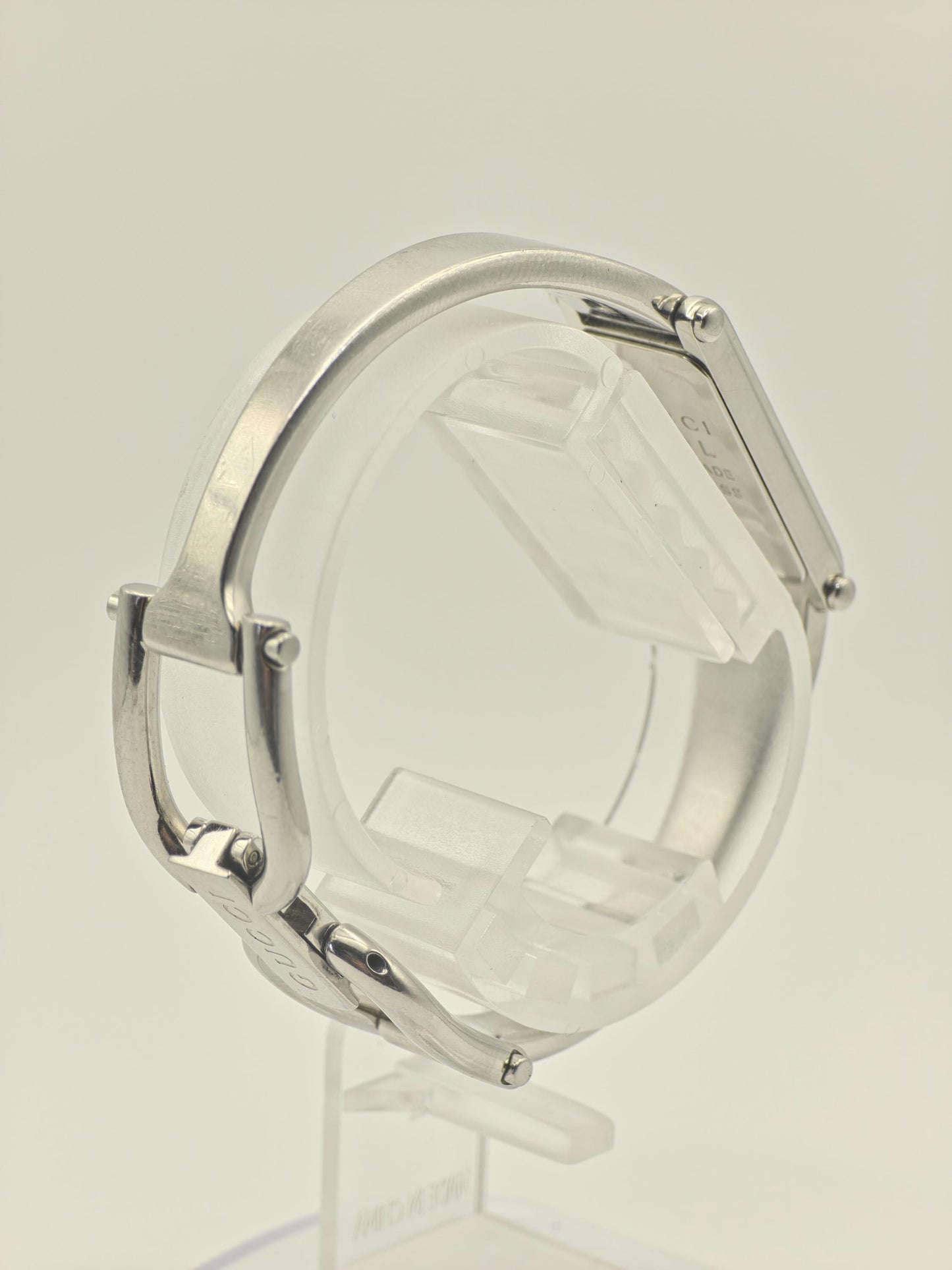 Gucci 1500L Silver Bangle Watch Women Mother of Pearl Dial Diamond with Box -212