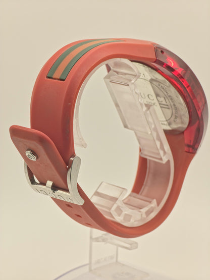 Gucci 137.1 Red G Dial Date Rubber Strap Watch Men / Unisex Box & Warranty - 213