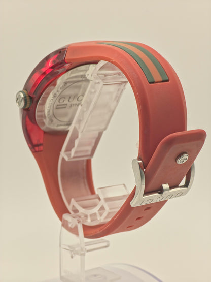 Gucci 137.1 Red G Dial Date Rubber Strap Watch Men / Unisex Box & Warranty - 213