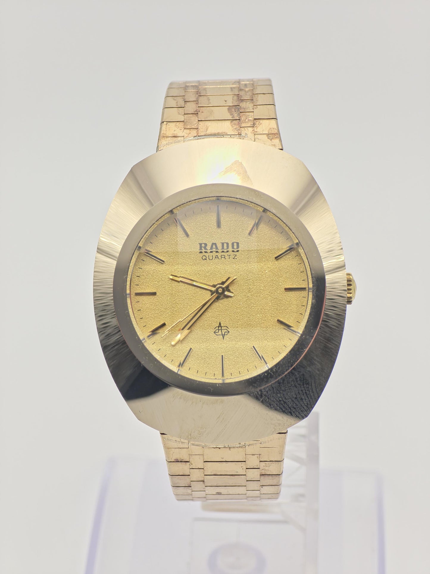 Rado Diastar Quartz Gold Tone Men’s Watch | Sapphire Crystal | Swiss Made - 201