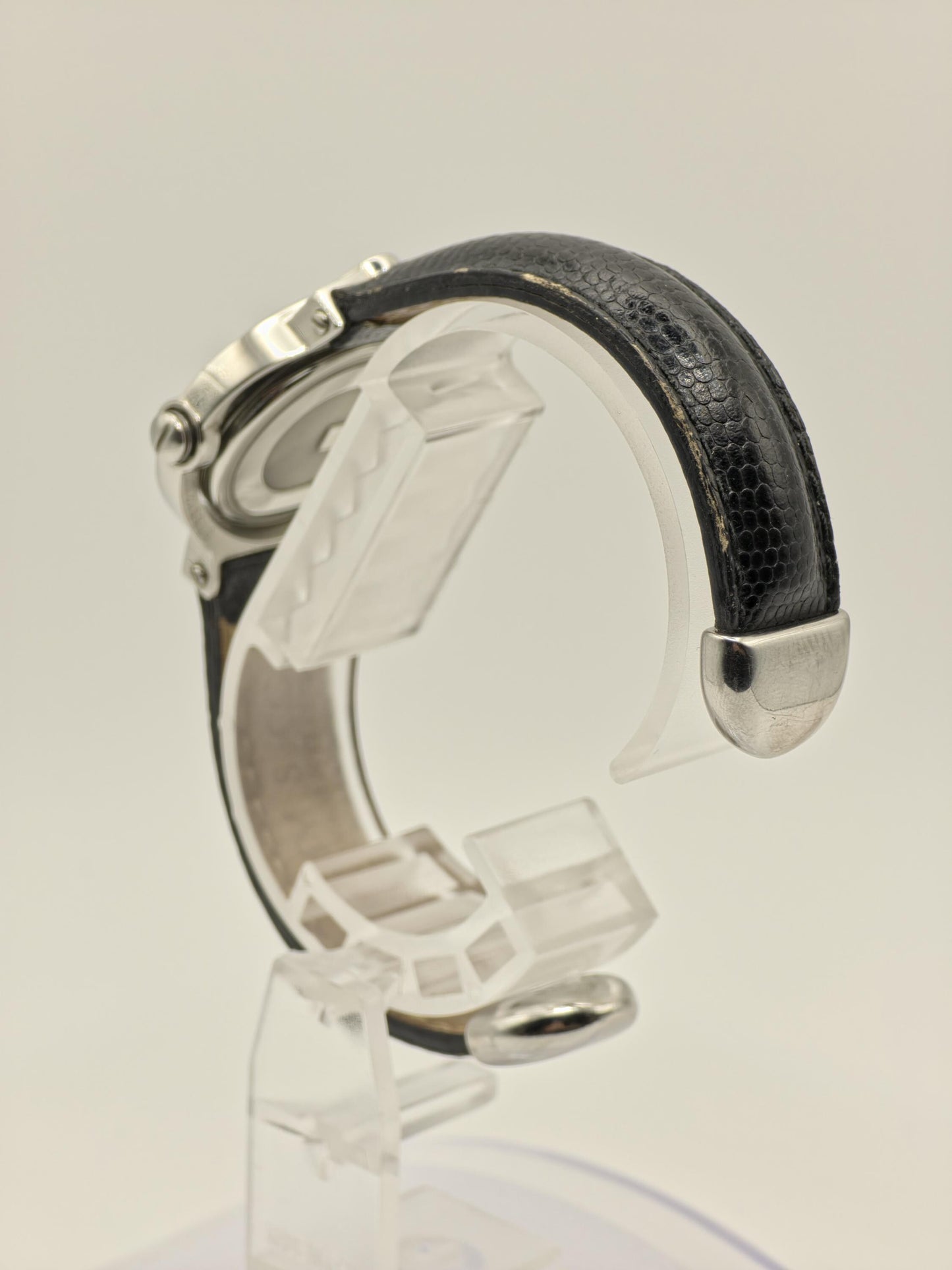 Gucci Twirl Rotating Case Watch Women Silver Black Dial Leather Strap - 216