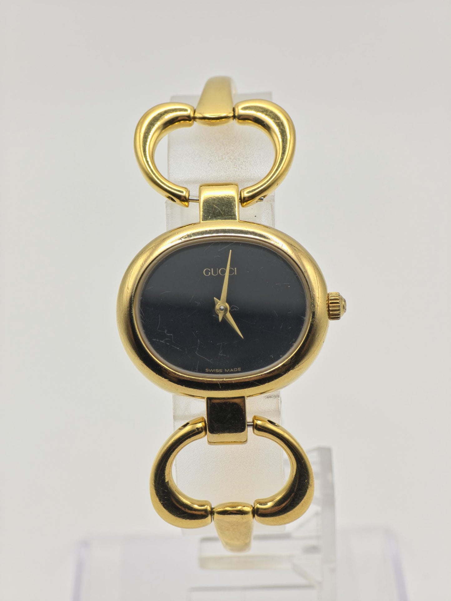Gucci 1600 Watch Women Black Dial Gold Tone Bracelet Vintage - 225