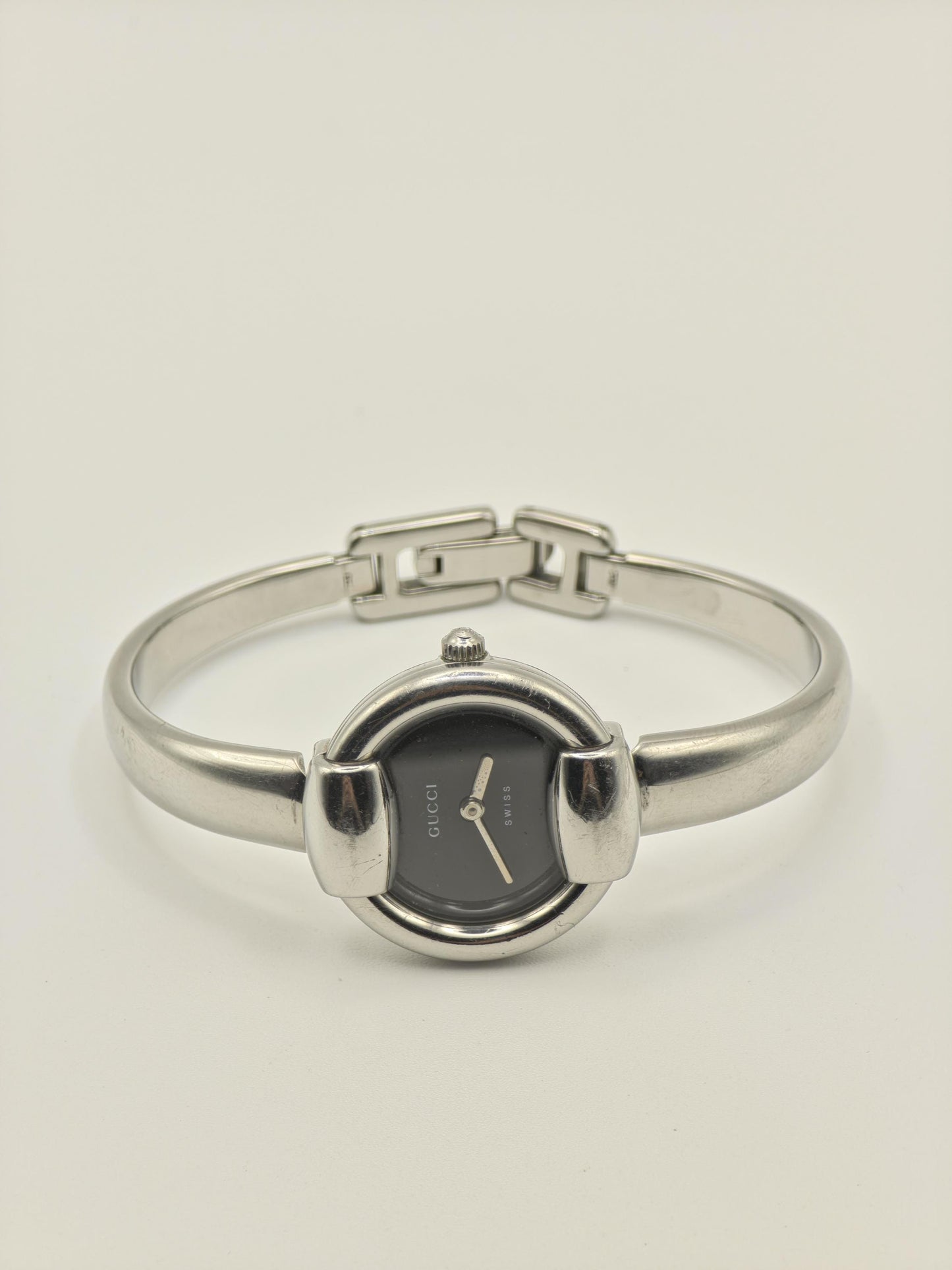 Gucci 1400L Watch Women Black Dial Silver Bangle Bracelet - 230