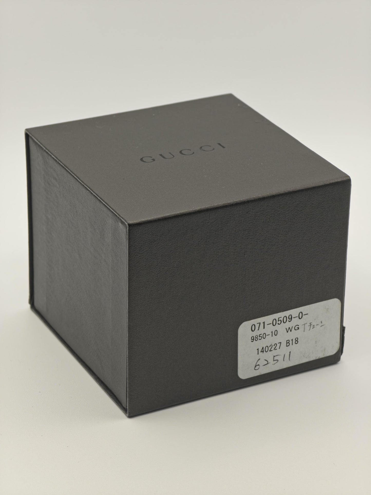 Gucci 1500L Silver Bangle Watch Women Mother of Pearl Dial Diamond with Box -212