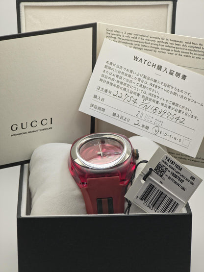 Gucci 137.1 Red G Dial Date Rubber Strap Watch Men / Unisex Box & Warranty - 213