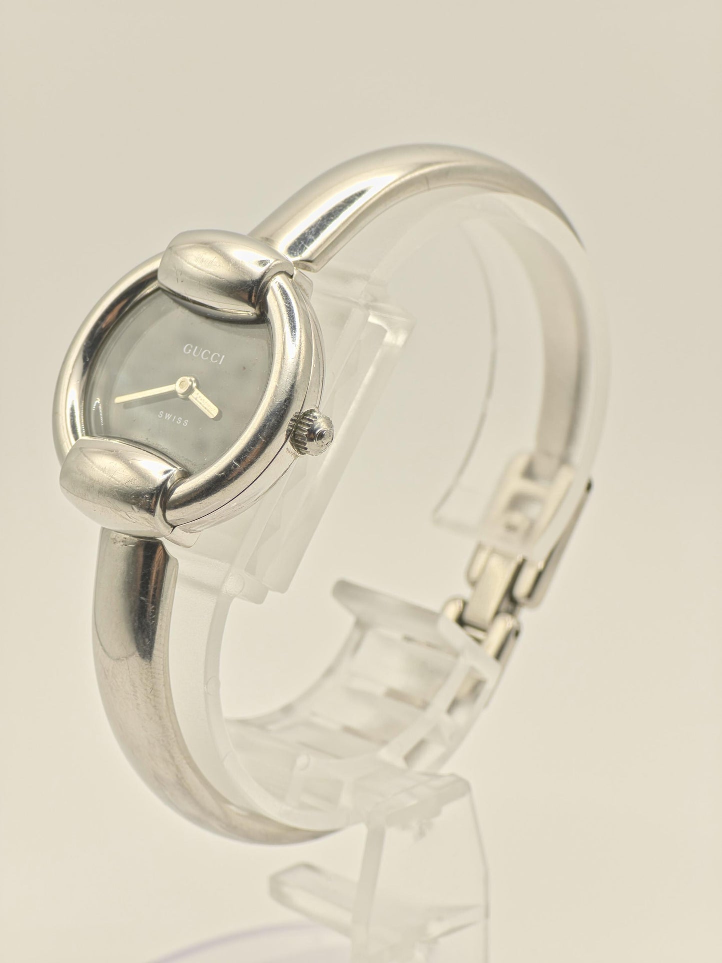 Gucci 1400L Watch Women Black Dial Silver Bangle Bracelet - 230