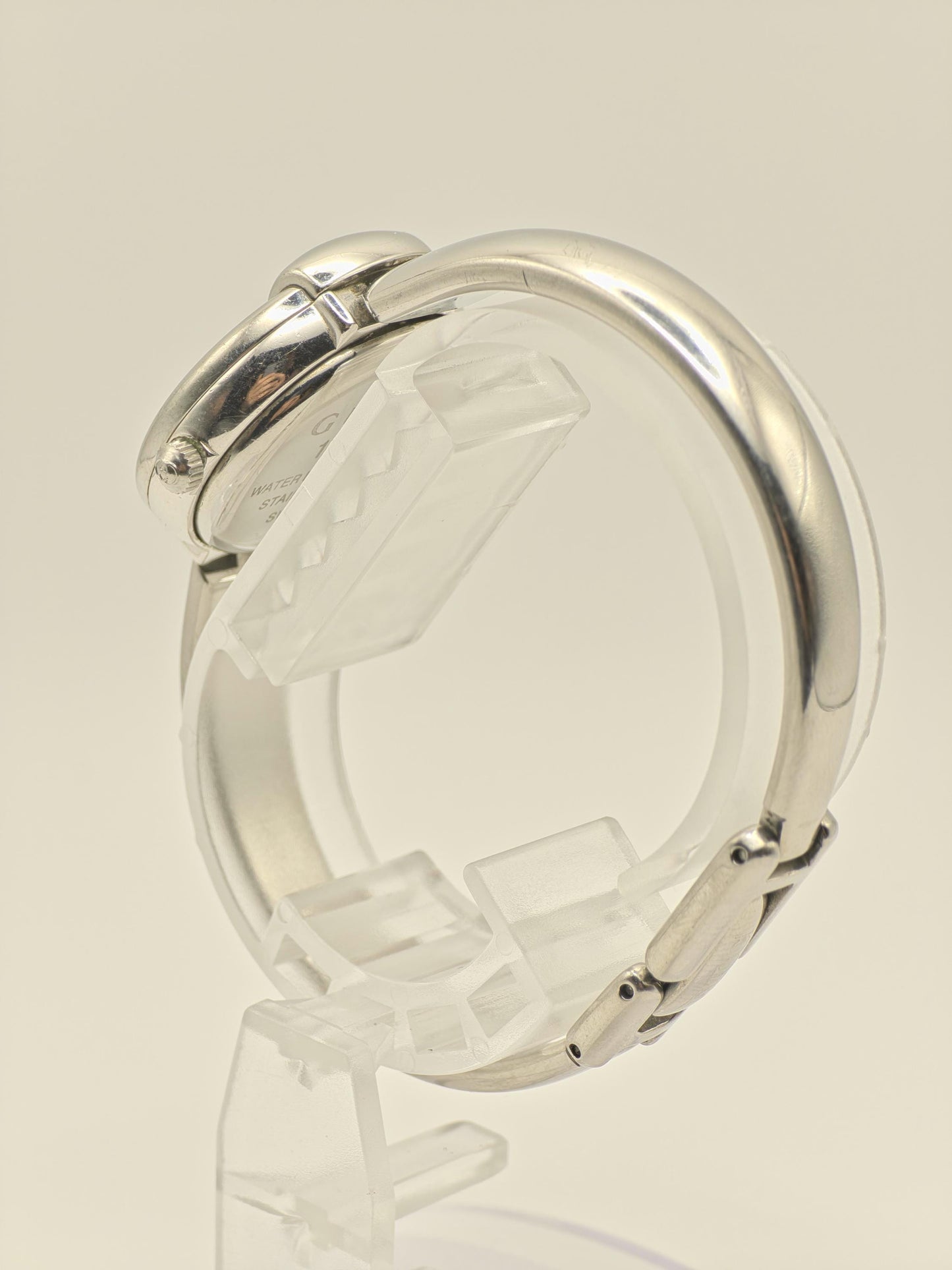 Gucci 1400L Watch Women Black Dial Silver Bangle Bracelet - 230