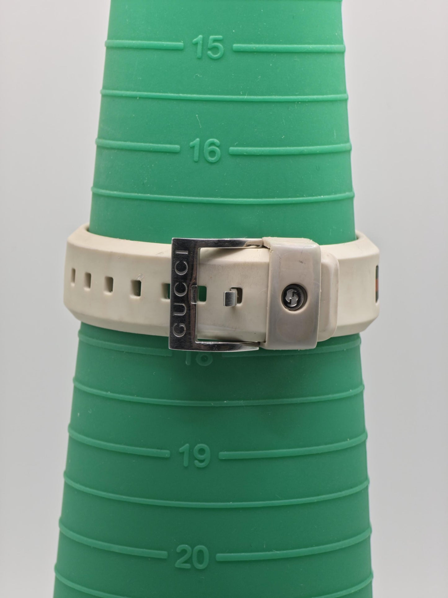 Gucci 137.3 Watch Women Silver GG Dial Date Web Stripe Rubber Sport Style - 231