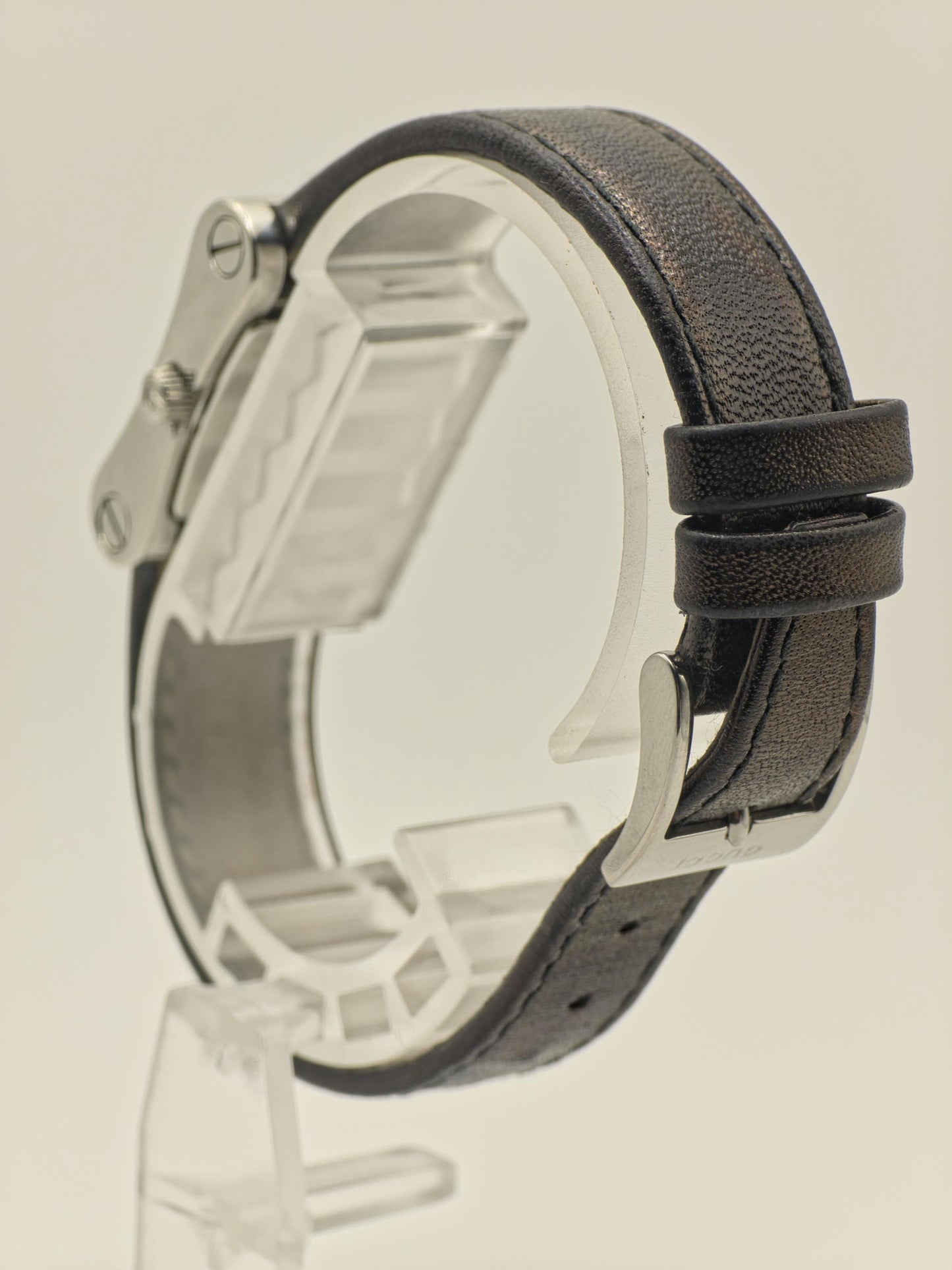 Gucci 2300L Quartz Watch Stainless Steel Case Leather Strap Women Swiss - 265