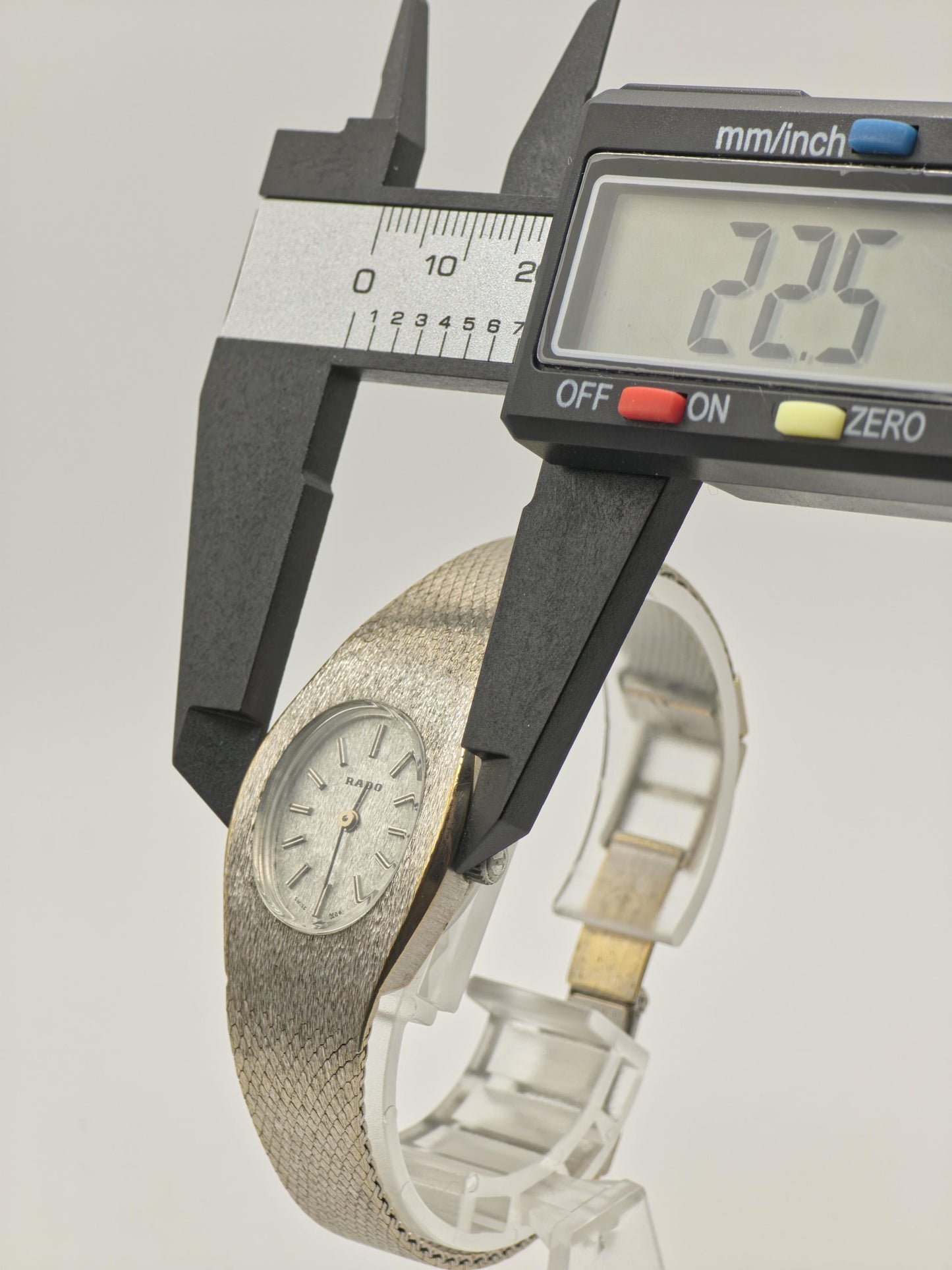 Rado Vintage Quartz Watch Silver Dial Women Swiss Classic - 277