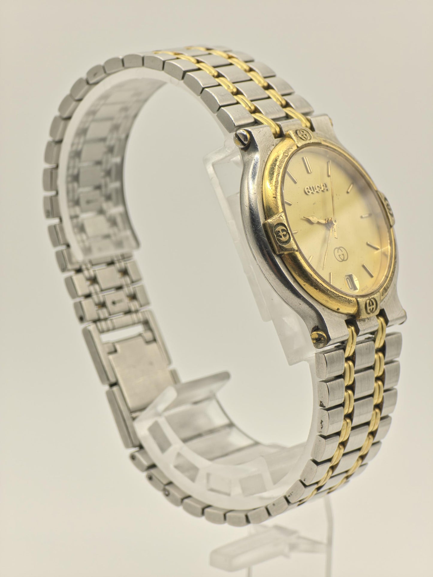 Gucci 9000M Quartz Watch Two Tone Stainless Steel Unisex Swiss Made - 261