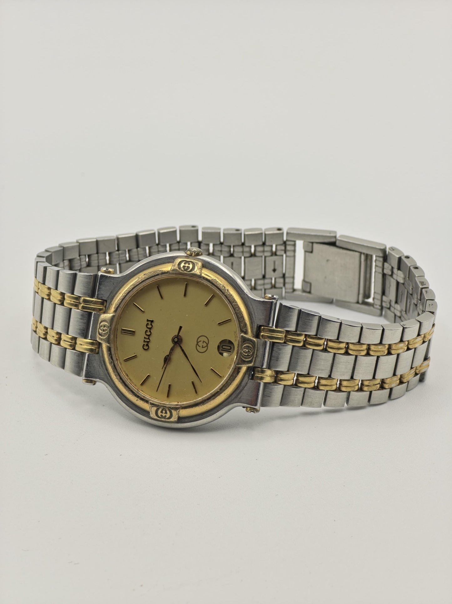 Gucci 9000M Quartz Watch Two Tone Stainless Steel Unisex Swiss Made - 261