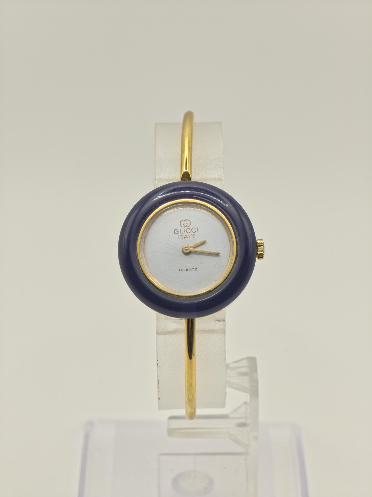 Gucci Italy Blue Bezel Bangle Women Vintage Quartz Watch Minimalist Design |-314
