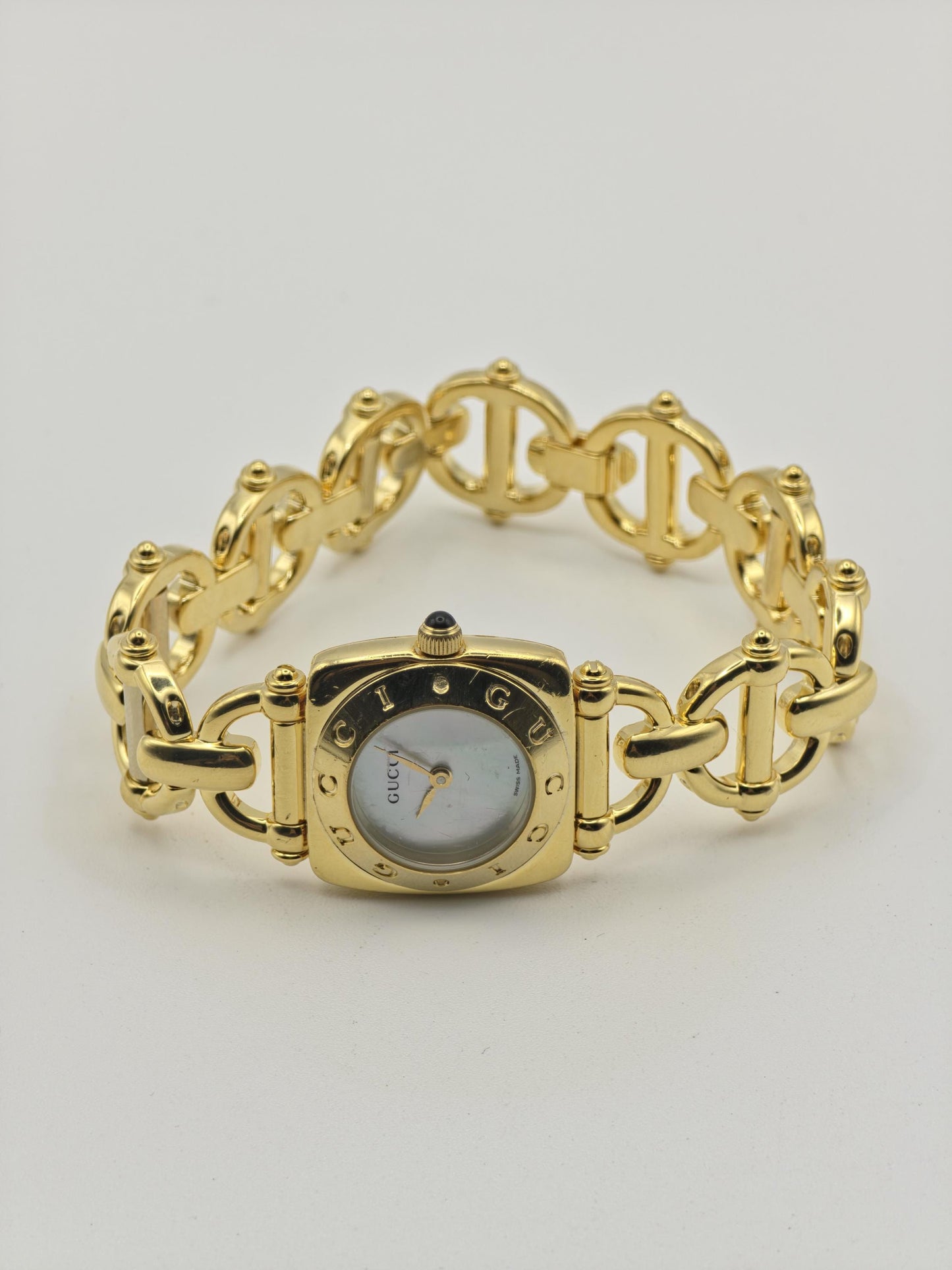 Gucci 6400L Gold Tone Women Vintage Quartz Watch Mother of Pearl Dial | - 312