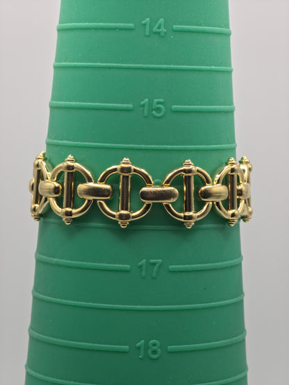 Gucci 6400L Gold Tone Women Vintage Quartz Watch Mother of Pearl Dial | - 312