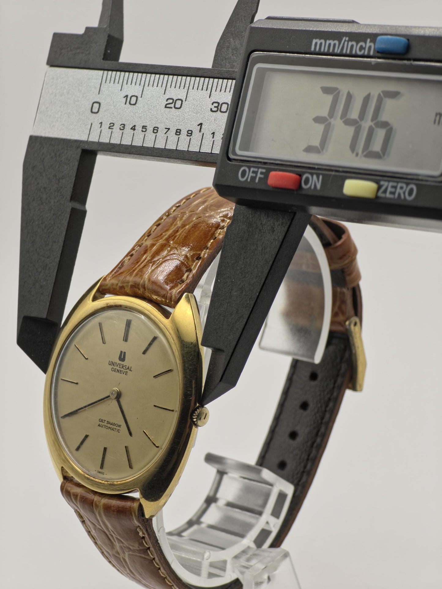 Universal Genève Gilt Shadow Automatic 566101 Gold Tone Men Vintage Watch | -313