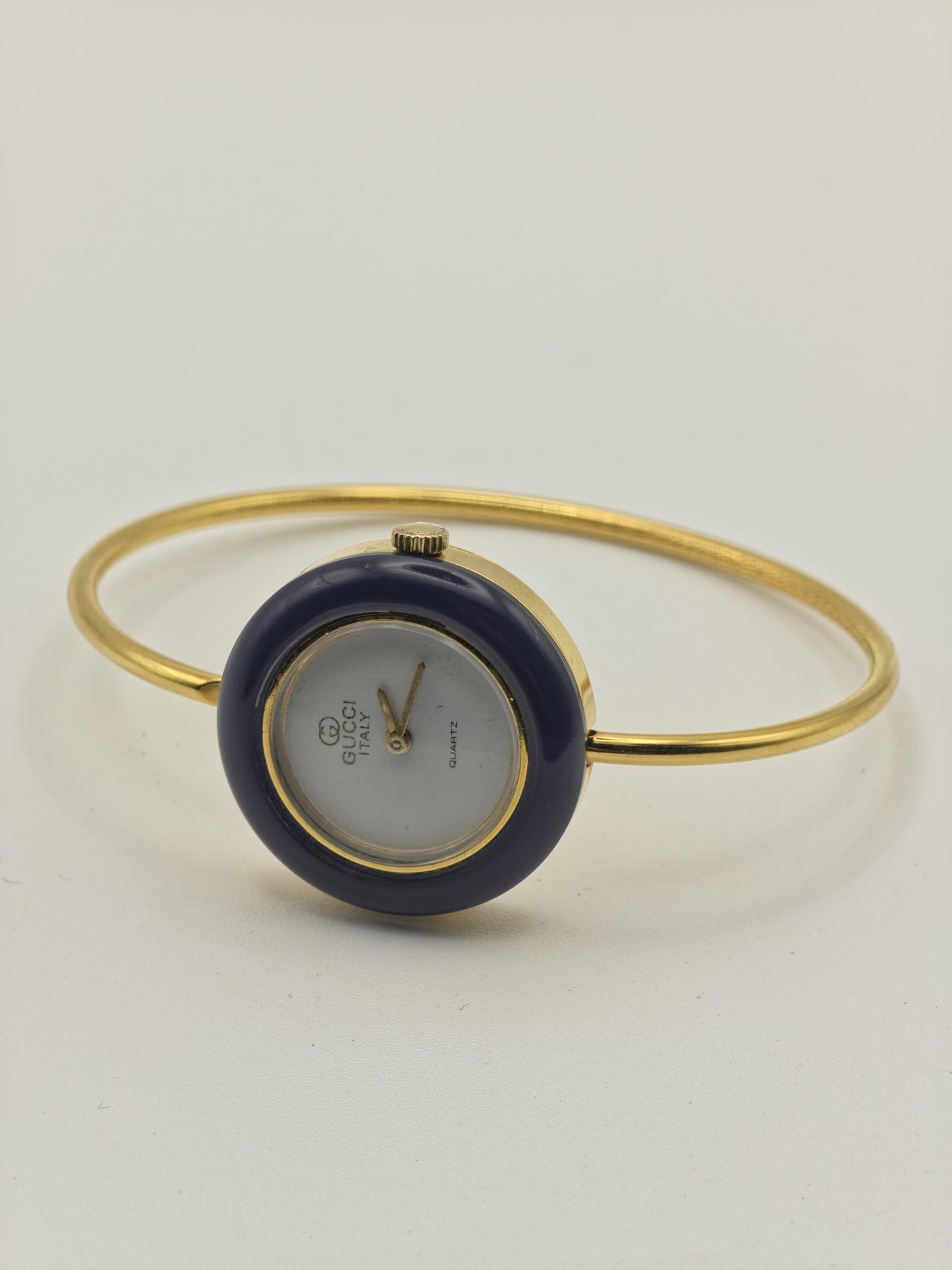 Gucci Italy Blue Bezel Bangle Women Vintage Quartz Watch Minimalist Design |-314
