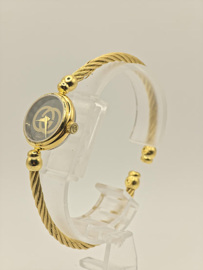 Gucci 2047.1L Gold Tone Bangle Bracelet Women Vintage Quartz Watch | - 318