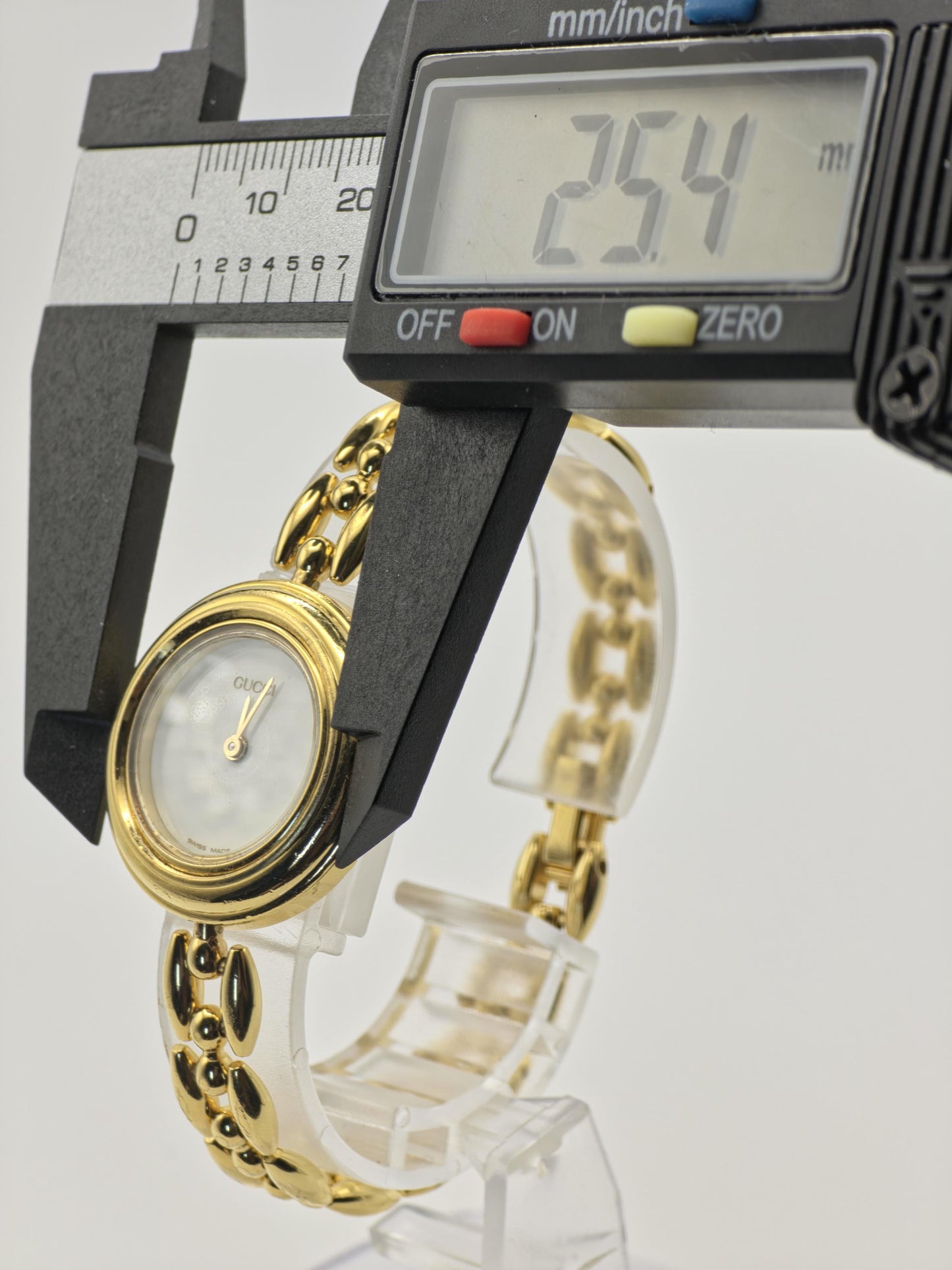 Vintage Gucci 11/12.2 Women’s Watch Gold Tone Bangle Bracelet Swiss Made - 333