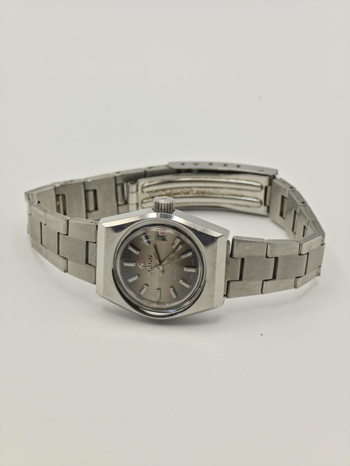 Vintage Rado Golden Sabre Women’s Watch Stainless Steel Date Swiss Made - 328