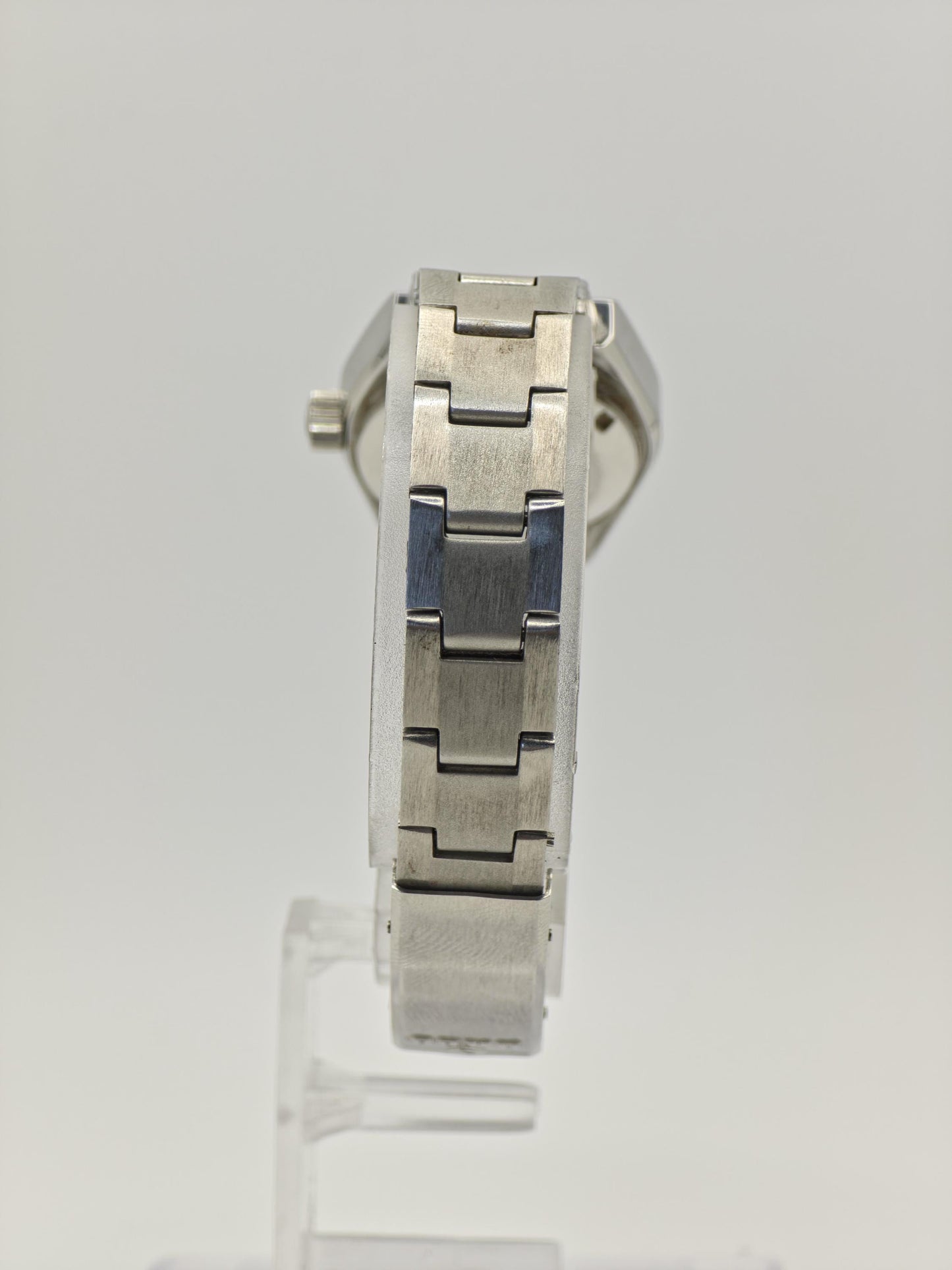 Vintage Rado Golden Sabre Women’s Watch Stainless Steel Date Swiss Made - 328