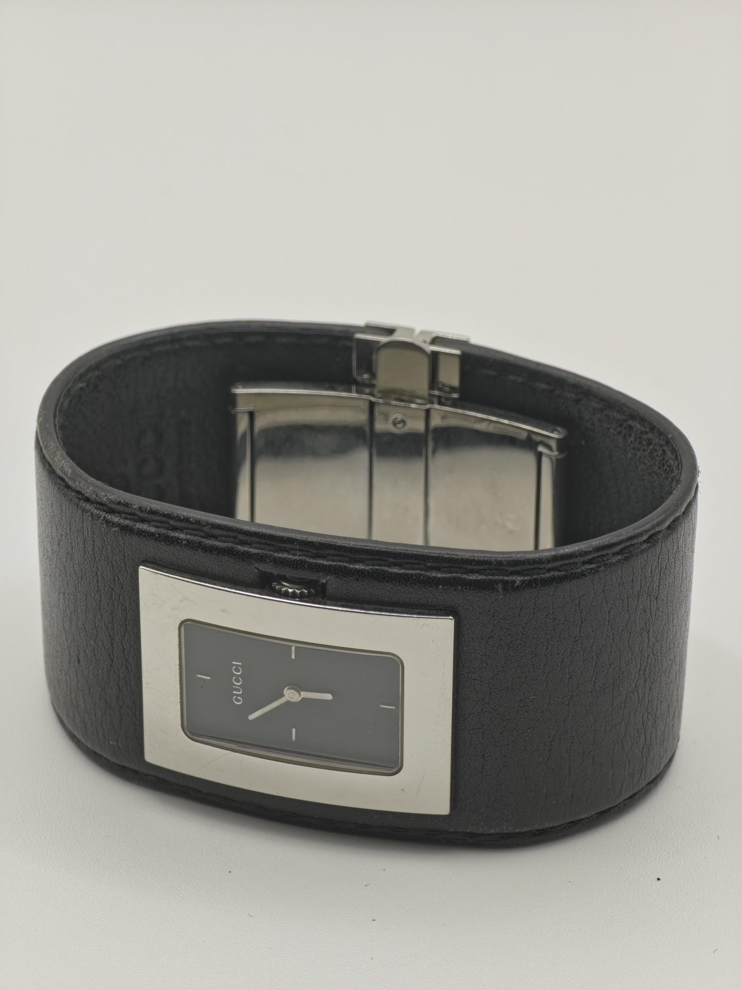 Vintage Gucci 7800L Women's Black Dial Bangle Watch Swiss Quartz Designer Timepiece - 346