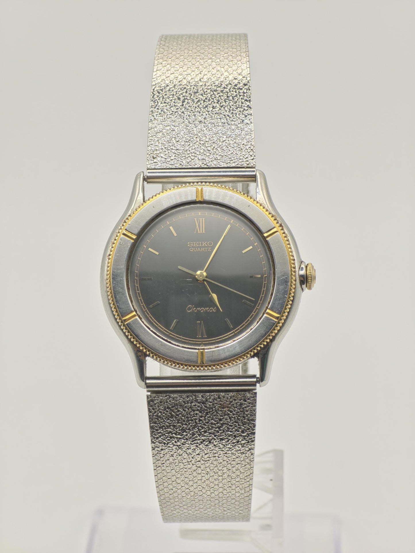 Vintage Seiko Chronos Quartz Men's / Unisex Watch Black Dial Textured - 372
