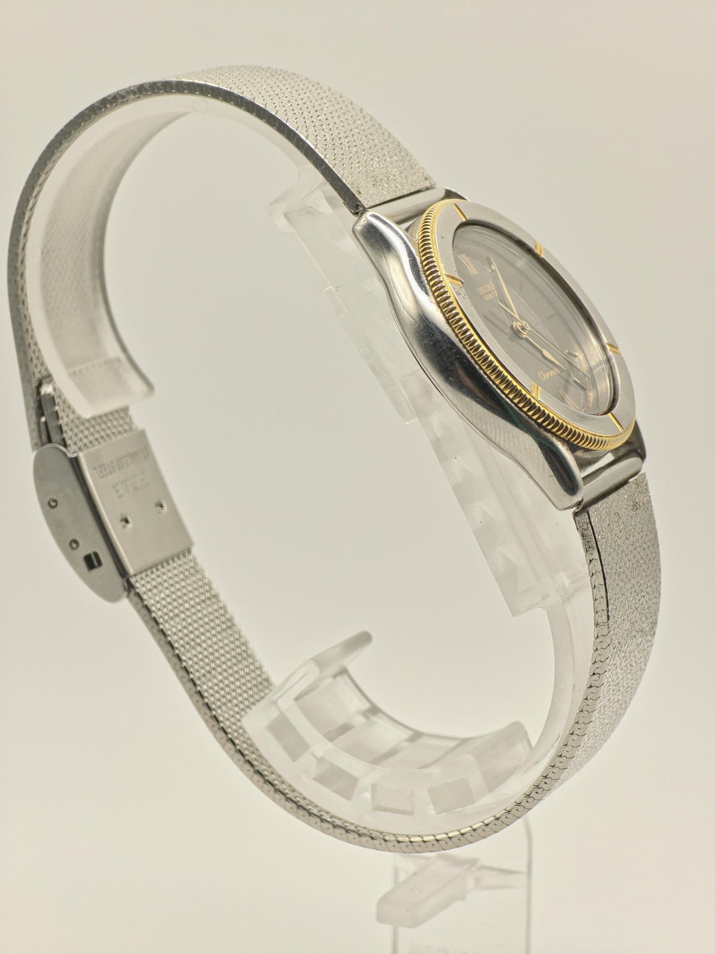 Vintage Seiko Chronos Quartz Men's / Unisex Watch Black Dial Textured - 372