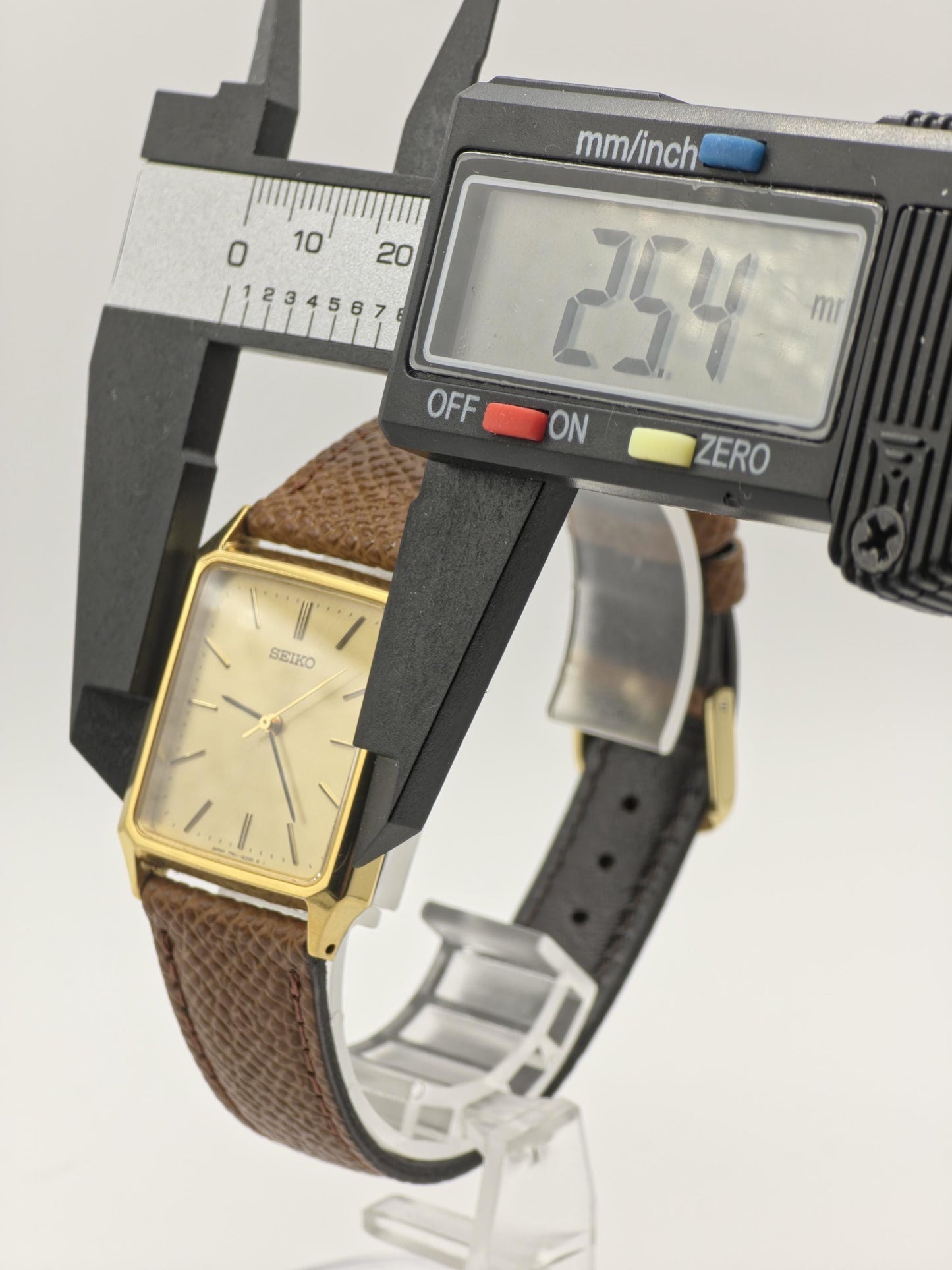 Vintage Seiko Square Dress Men's Quartz Watch Gold Tone Dial Leather Strap - 377