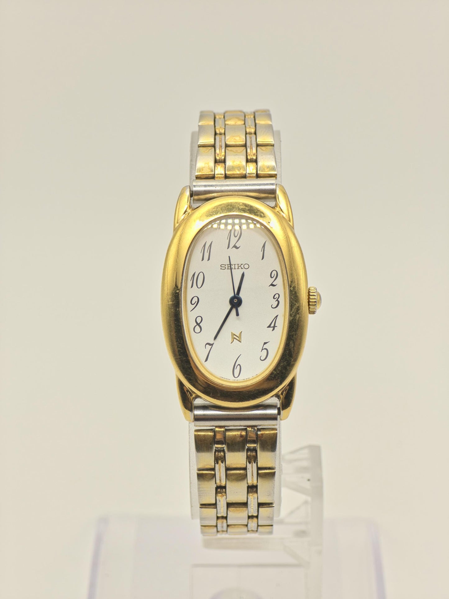 Vintage Seiko Women's Quartz Oval White Dial Two-Tone Dress Watch - 391