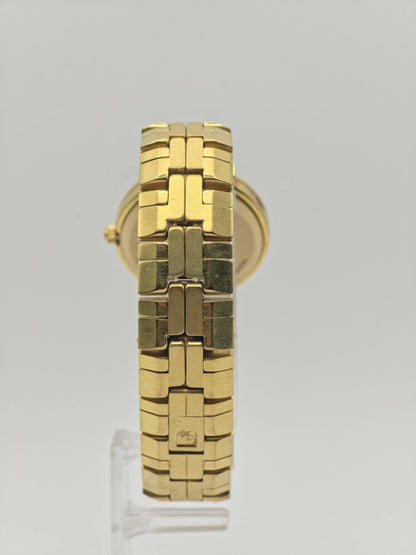 Vintage Universal Genève Women's Quartz White Dial Gold Tone Dress Watch Swiss Made - 433