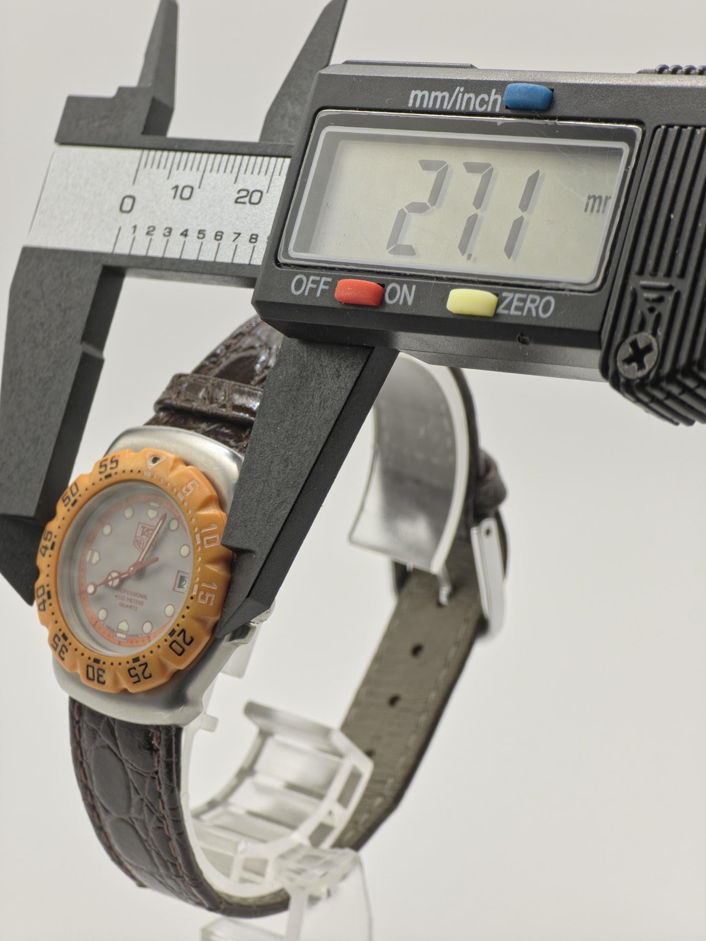 Vintage TAG Heuer Professional 200M Quartz 27mm Unisex Orange Bezel Swiss - 367