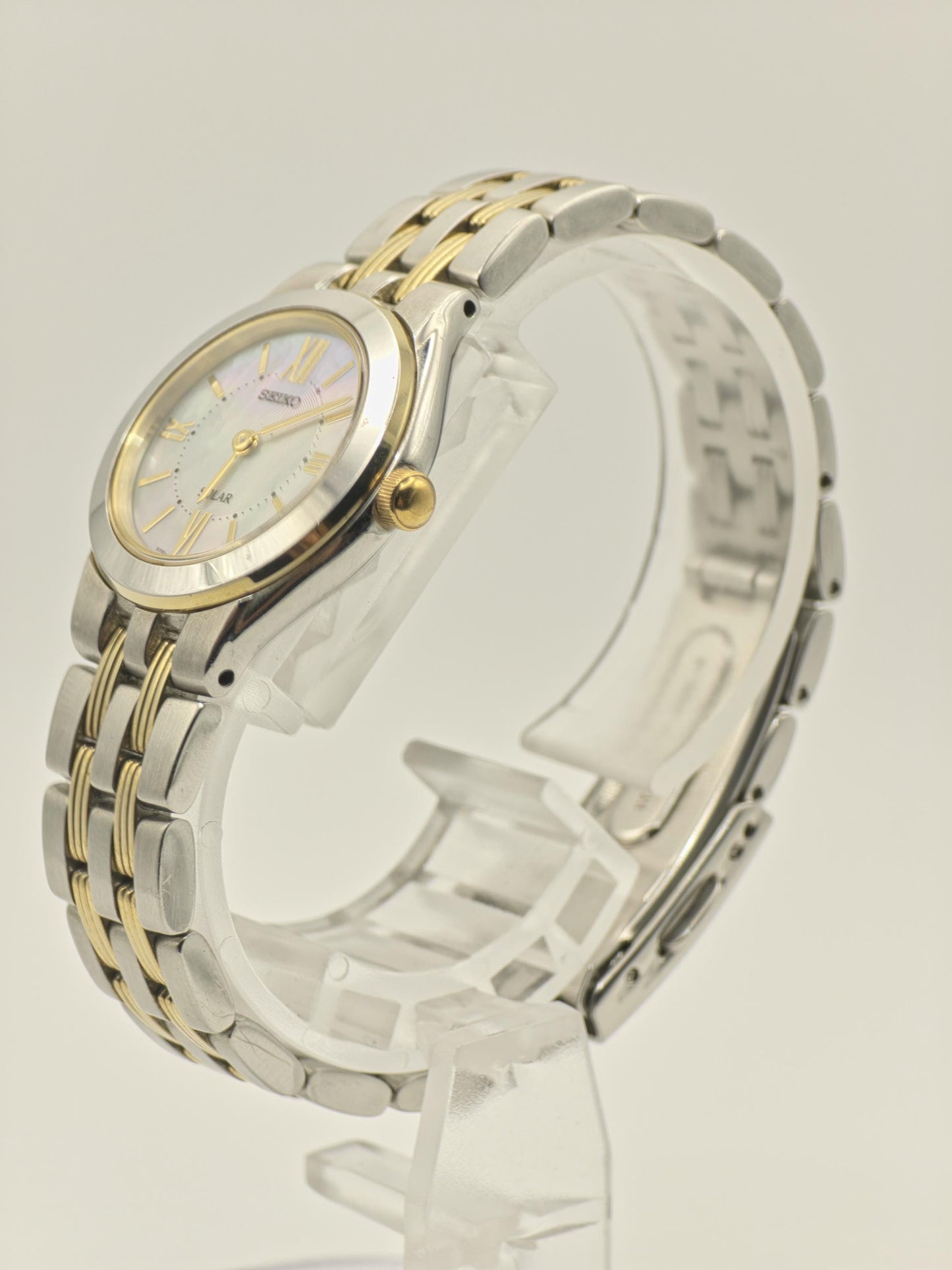 Vintage Seiko Solar Women's Two Tone Quartz Watch Mother of Pearl Dial Japan - 376