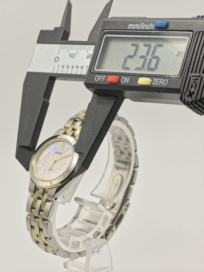 Vintage Seiko Solar Women's Two Tone Quartz Watch Mother of Pearl Dial Japan - 376