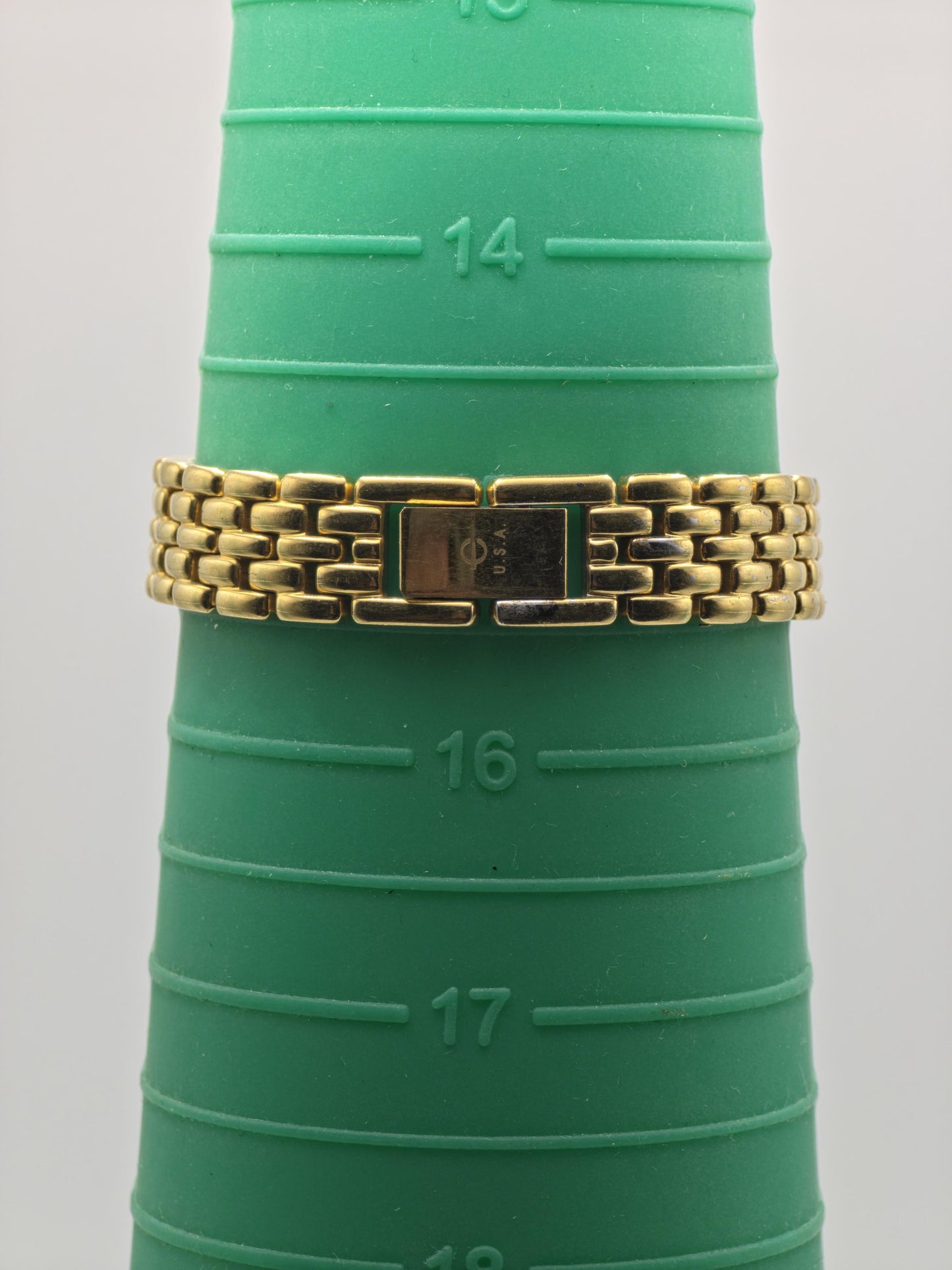 Vintage Elgin Quartz Women's Gold Tone Bracelet Watch Crystal Hour Markers- 378