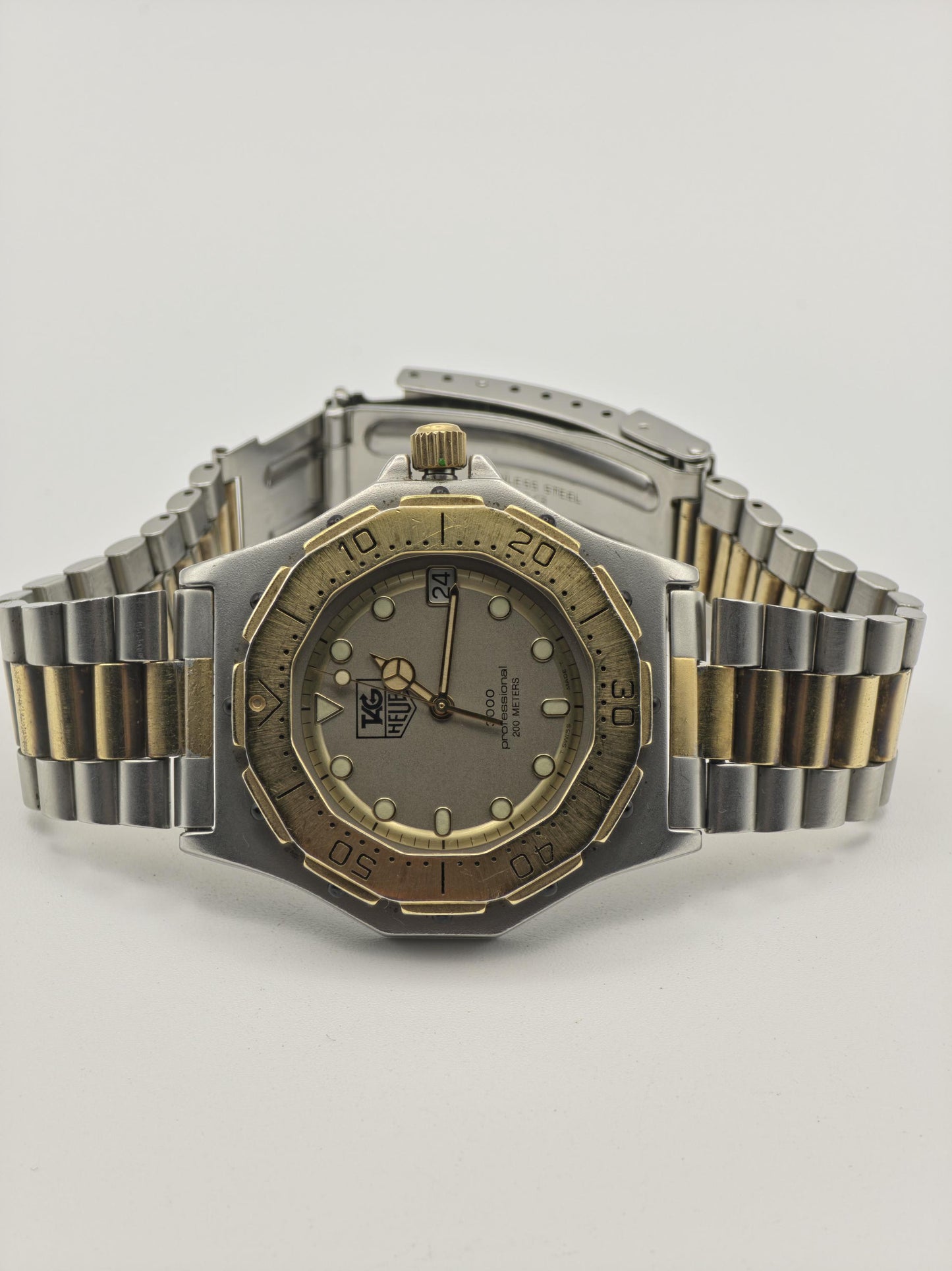Vintage TAG Heuer 3000 Professional 200M Men's Quartz Two-Tone Diver Extra Link Included - 383