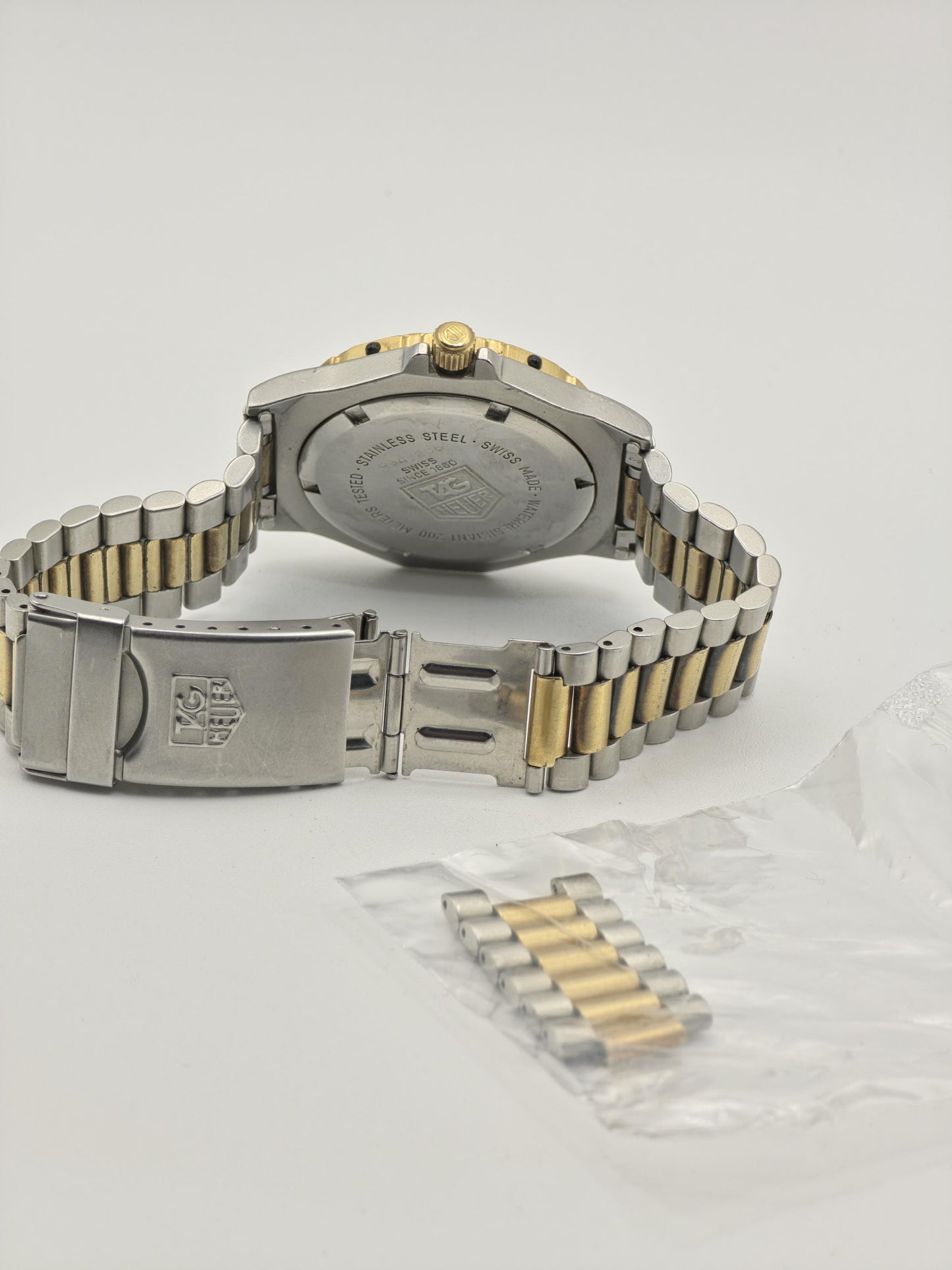 Vintage TAG Heuer 3000 Professional 200M Men's Quartz Two-Tone Diver Extra Link Included - 383