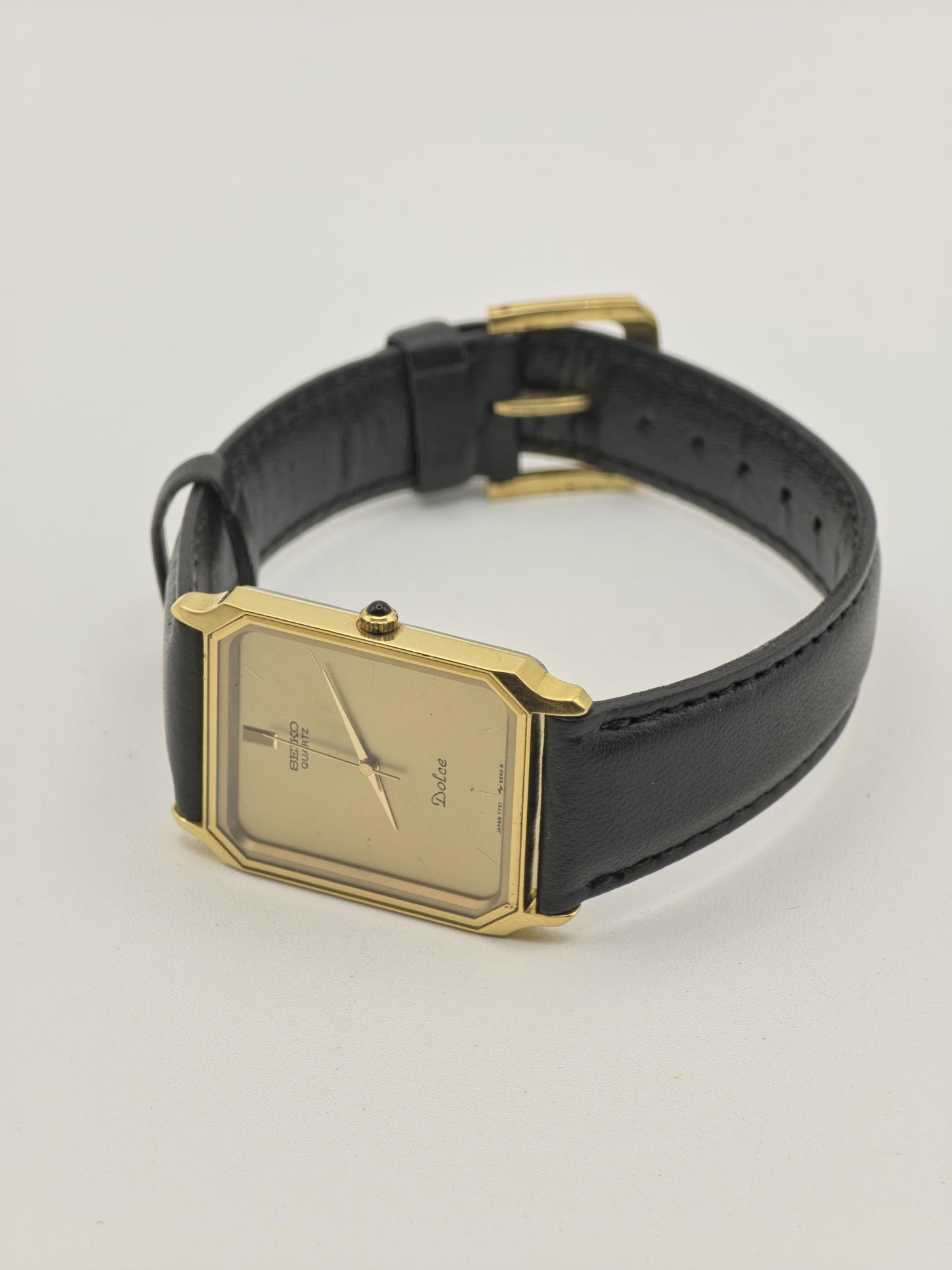 Vintage Seiko Dolce Anti-Magnetic Men's / Unisex Quartz Gold Dial Dress - 384