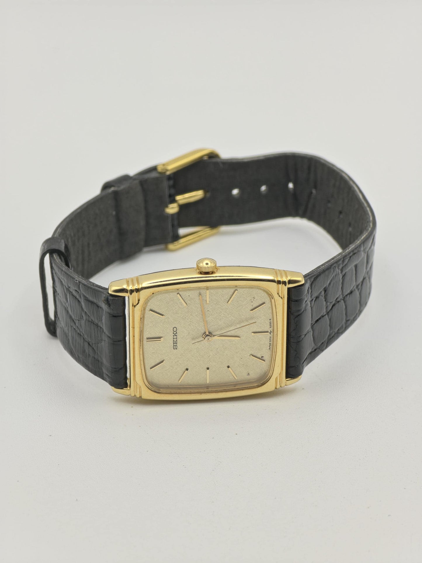 Vintage Seiko Quartz Gold Textured Dial Rectangular Dress Watch Unisex - 394